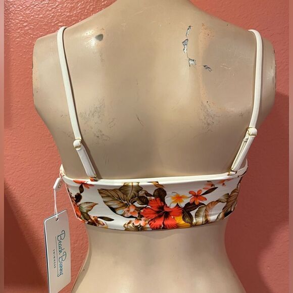 BEACH BUNNY TOP!! - Picture 2 of 7